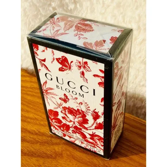 Gucci Bloom Eau de Parfum Red Floral Box – 50ml - Picture 3 of 3